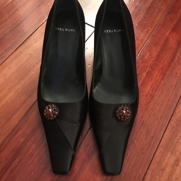 Vintage Vera Wang Satin Square Toe Kitten Heels with Brooch - Picture 2 of 10